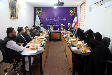 تصاویر/  هم اندیشی  شرکت کنندگان در همایش بین المللی یکصدمین سالگشت بازتاسیس حوزه علمیه قم با مرکز مطالعات و پاسخگویی به شبهات