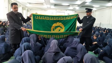 تصاویر/ حضور کاروان زیر سایه خورشید در مدارس، بیمارستان ها و منازل شهدای کاشان