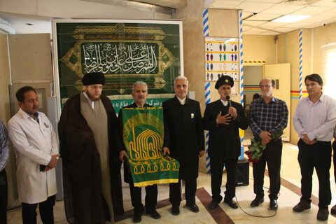 تصاویر/ عیادت خدام رضوی از بیماران بیمارستان شهید گنجی برازجان