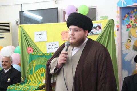 تصاویر/ خادمان رضوی در جمع دانش آموزان