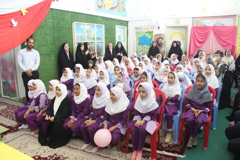 تصاویر/ خادمان رضوی در جمع دانش آموزان