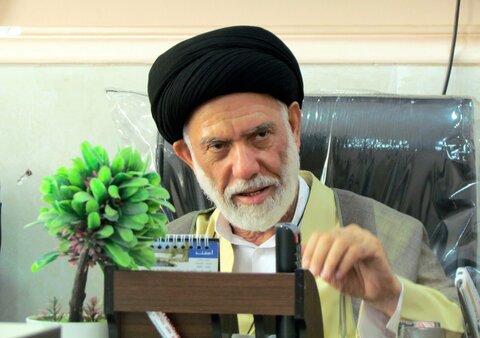 تصاویر/ تجلیل امام جمعه و فرمانده سپاه دیر از ماماها