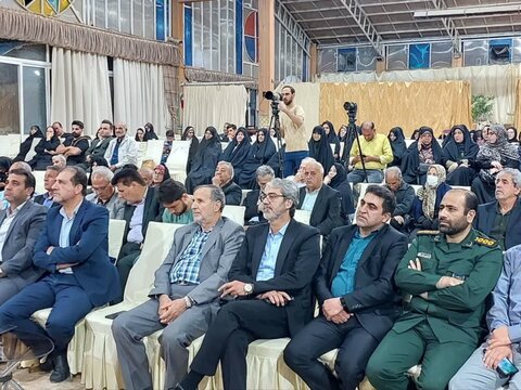 تصویر/ تجلیل از معلمان پیشکسوت قمصر همزمان با جشن دهه کرامت