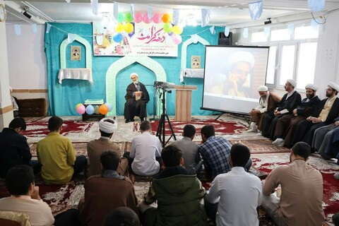 تصاویر/ تجلیل از اساتید حوزه علمیه مرند