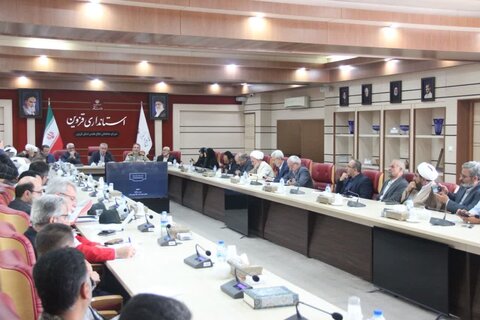 تصاویر / نشست هماهنگی برنامه های بزرگداشت شهدای خدمت در قزوین