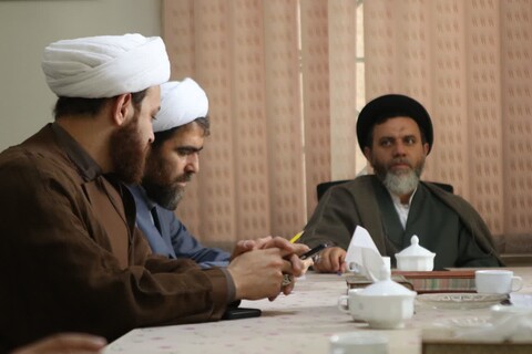 تصاویر / جلسه جمع‌بندی سرکشی از مدرسه علمیه سفیران هدایت علویون،