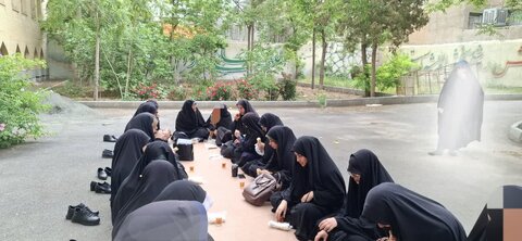 تصاویر/برگزاری جشن دهه کرامت در مدرسه علمیه الزهرا اراک