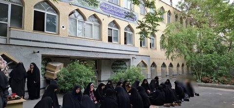 تصاویر/برگزاری جشن دهه کرامت در مدرسه علمیه الزهرا اراک