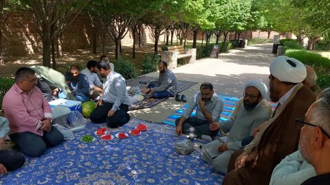 تصاویر / نشست مدیر حوزه علمیه قزوین   با اساتید و همکاران مدرسه بصیرت مهدوی وابسته به حوزه علمیه قزوین