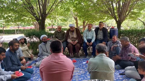 تصاویر / نشست مدیر حوزه علمیه قزوین   با اساتید و همکاران مدرسه بصیرت مهدوی وابسته به حوزه علمیه قزوین