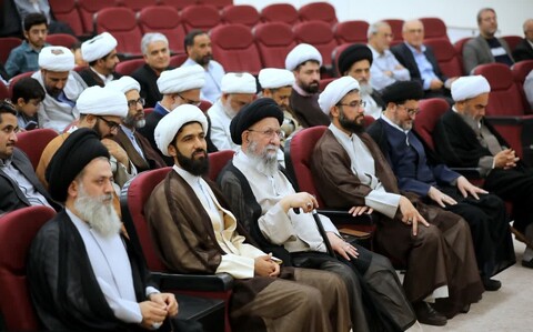 تصاویر/ مراسم تجلیل از جمعی از اساتید و کارکنان مدرسه علمیه امام خمینی (ره) گرگان و مدرسه علمیه الزهرا(س) گرگان