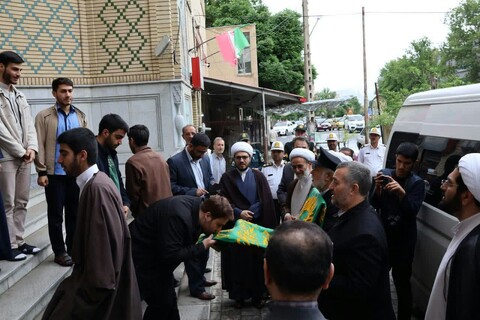 تصاویر/ حضور کاروان زیر ستیه خورشید در حوزه علمیه و دفتر امام جمعه مرند