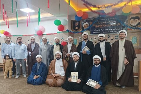 تصاویر/ تجلیل از اساتید حوزوی و طلاب ممتاز و جهادی در مدرسه علمیه امیرالمومنین(ع) صحنه