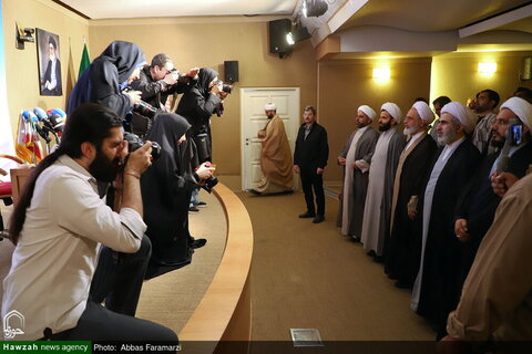 Photos/Point de presse pour la Conférence internationale sur le centenaire du séminaire de Qom