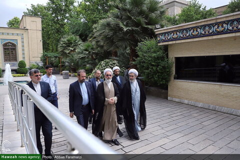 Photos/Point de presse pour la Conférence internationale sur le centenaire du séminaire de Qom