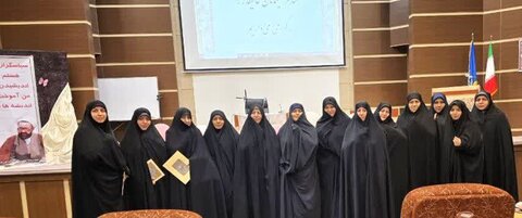 تصاویر/تقدیر از اساتید مدرسه علمیه فاطمه الزهرا (س)ساوه توسط نماینده مجلس شورای اسلامی شهرستان ساوه