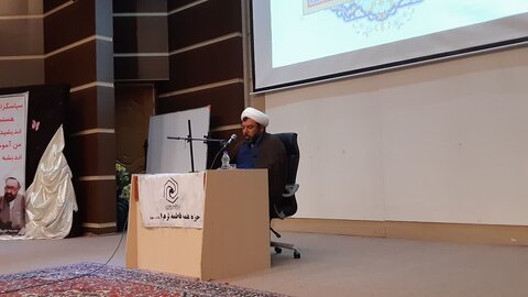 تصاویر/تقدیر از اساتید مدرسه علمیه فاطمه الزهرا (س)ساوه توسط نماینده مجلس شورای اسلامی شهرستان ساوه