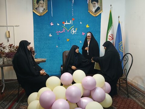 تصاویر/تجلیل از اساتید مدرسه علمیه الهیه ساوه