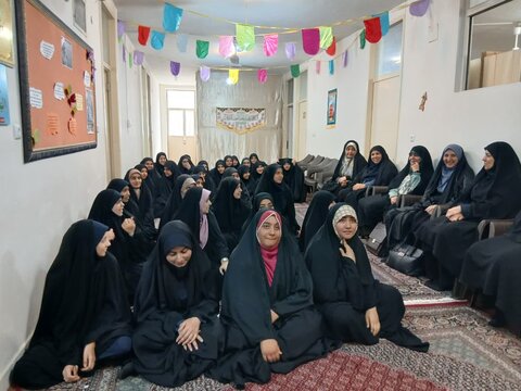 تصاویر/تجلیل از اساتید مدرسه علمیه الهیه ساوه