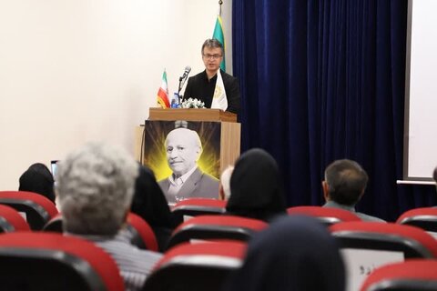 تصاویر/ برگزاری آئین نکوداشت دکتر سیدجعفر حمیدی در بوشهر