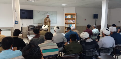 تصاویر/ کارگاه آموزشی احکام در مدرسه علمیه امام خمینی(ره) کاشان