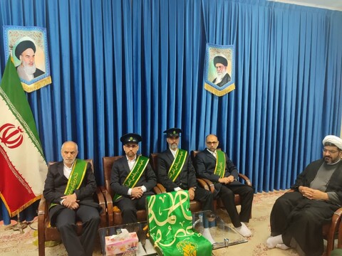 تصاویر/ حضور کاروان پرچم متبرمه کریمه اهل بیت حضرت معصومه در دفتر امام جمعه شهرستان ابهر