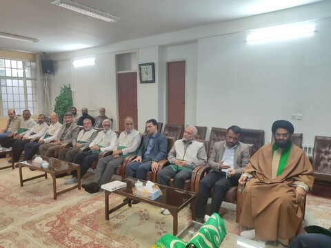 تصاویر/ حضور کاروان پرچم متبرمه کریمه اهل بیت حضرت معصومه در دفتر امام جمعه شهرستان ابهر