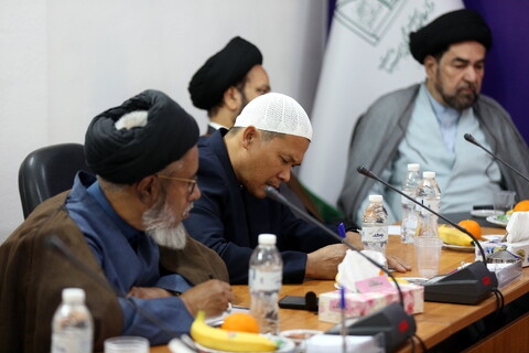 هم اندیشی  شرکت کنندگان در همایش بین المللی یکصدمین سالگشت بازتاسیس حوزه علمیه قم با مرکز مطالعات و پاسخگویی به شبهات