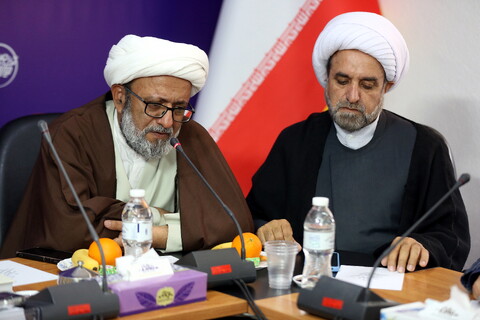 هم اندیشی  شرکت کنندگان در همایش بین المللی یکصدمین سالگشت بازتاسیس حوزه علمیه قم با مرکز مطالعات و پاسخگویی به شبهات