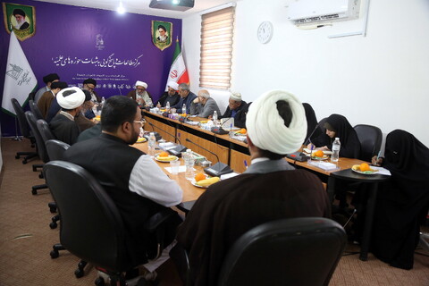 هم اندیشی  شرکت کنندگان در همایش بین المللی یکصدمین سالگشت بازتاسیس حوزه علمیه قم با مرکز مطالعات و پاسخگویی به شبهات