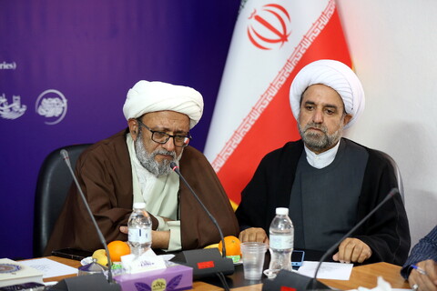 هم اندیشی  شرکت کنندگان در همایش بین المللی یکصدمین سالگشت بازتاسیس حوزه علمیه قم با مرکز مطالعات و پاسخگویی به شبهات