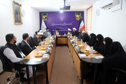 هم اندیشی  شرکت کنندگان در همایش بین المللی یکصدمین سالگشت بازتاسیس حوزه علمیه قم با مرکز مطالعات و پاسخگویی به شبهات