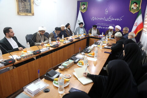 هم اندیشی  شرکت کنندگان در همایش بین المللی یکصدمین سالگشت بازتاسیس حوزه علمیه قم با مرکز مطالعات و پاسخگویی به شبهات