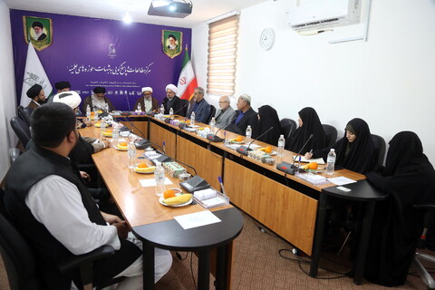 هم اندیشی  شرکت کنندگان در همایش بین المللی یکصدمین سالگشت بازتاسیس حوزه علمیه قم با مرکز مطالعات و پاسخگویی به شبهات