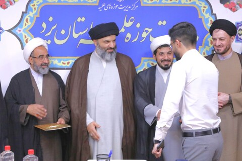 تجلیل از مقام آوران مسابقات استانی در سومین جشنواره فرهنگی ورزشی طلاب استان یزد