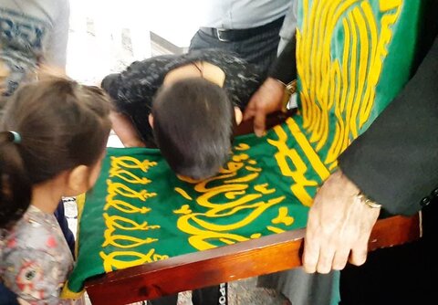 تصاویر/ حضور کاروان زیر سایه خورشیددر مدارس ،بیمارستان هاوخانواده شهدای کاشان