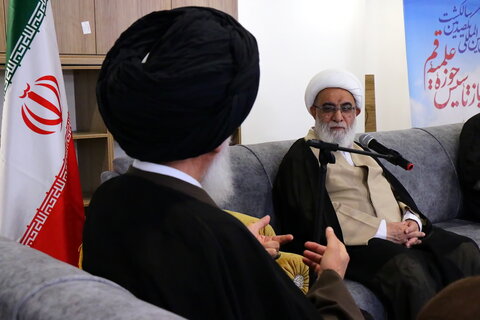 تصاویر/ دیدار مهمانان بین‌المللی همایش یکصدمین سالگشت بازتأسیس حوزه علمیه قم با آیت‌الله شب زنده دار