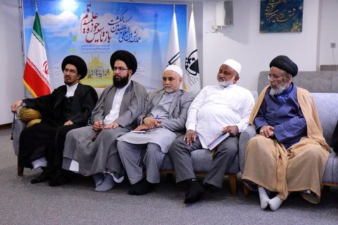 تصاویر/ دیدار مهمانان بین‌المللی همایش یکصدمین سالگشت بازتأسیس حوزه علمیه قم با آیت‌الله شب زنده دار
