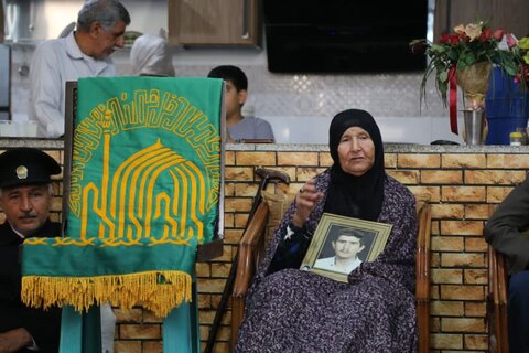 تصاویر/ حضور خدام رضوی در منزل شهید شاخص شهرستان جم