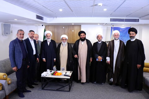 تصاویر/ دیدار مهمانان بین‌المللی همایش یکصدمین سالگشت بازتأسیس حوزه علمیه قم با آیت‌الله غروی