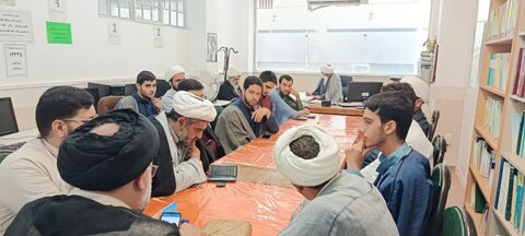 تصاویر/ نشست علمی پژوهشی شبهه‌شناسی در مدرسه علمیه امیرالمومنین(ع) آران و بیدگل