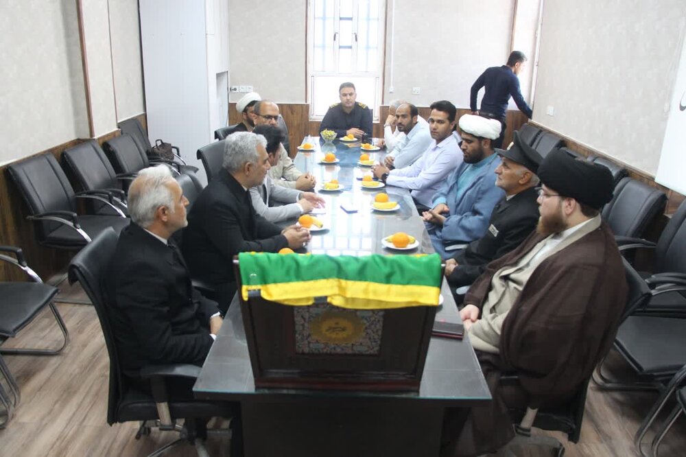 تصاویر/ دیدار خادمان امام رضا(ع) با کارکنان بنیاد مسکن دشتستان
