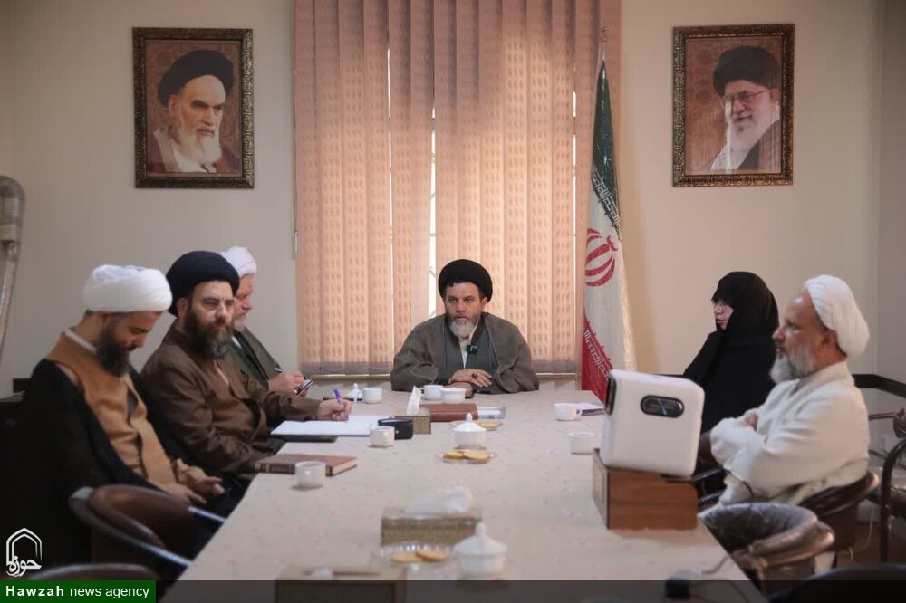 تصاویر / جلسه هماهنگی همایش یکصدمین سالگشت باز تأسیس حوزه علمیه قم