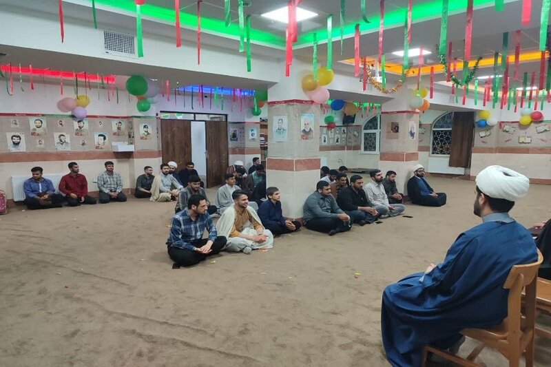 طلبه موفق کسی است که با مسائل روز جامعه آشنا باشد+ عکس
