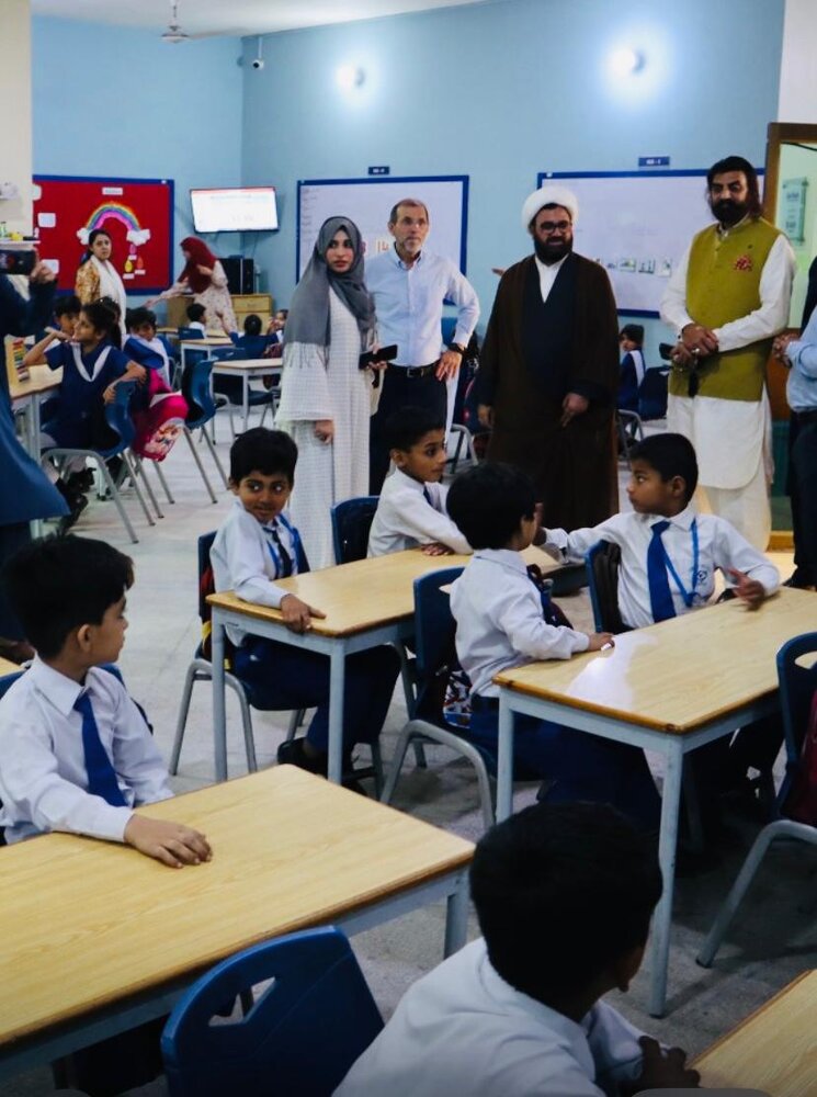 عصر حاضر میں دشمن عناصر چاروں طرف سے آزادی کے نام پر تعلیم پر حملہ آور ہیں