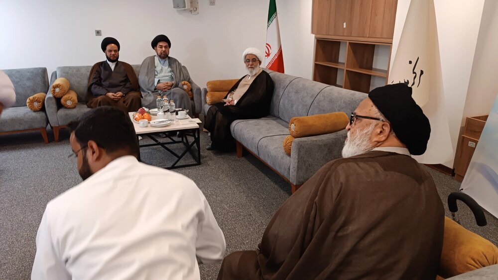 आयतुल्लाह शब ज़िंदा दार की भारतीय उलेमा से मुलाक़ात/इस्लाम की हिफाज़त में हौज़ा इल्मिया की भूमिका पर ज़ोर