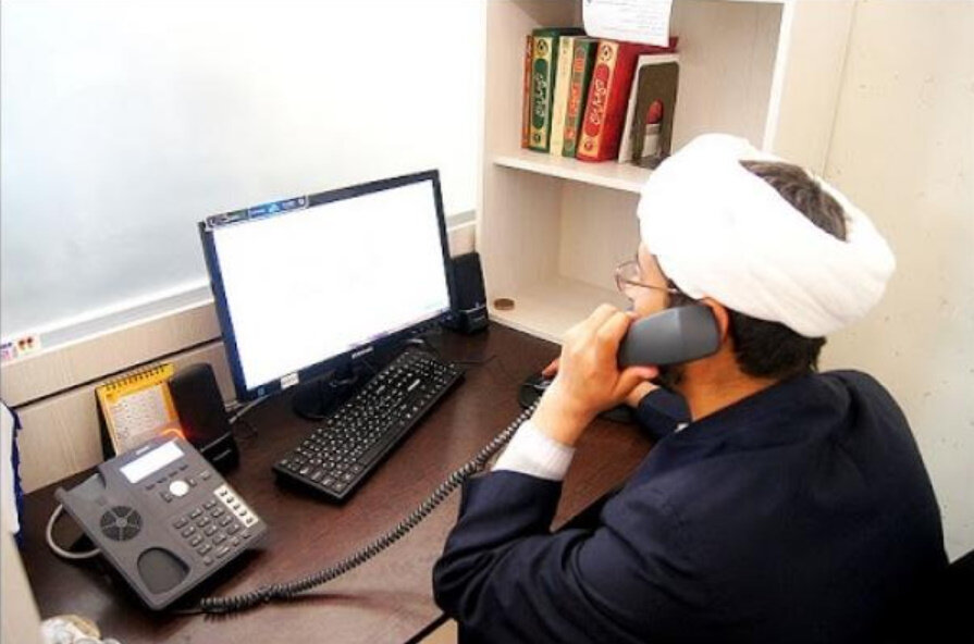 الإجابة على الأسئلة الدينية للصم عبر الإنترنت في الحرم الرضوي الشريف