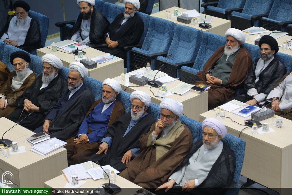 صَالِحٌ بَعْدَ صَالِح | آنچه که باید از شیوه انتخاب و نظارت بر رهبری دانست