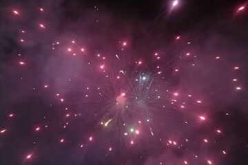 نورباران آسمان تبریز به مناسبت میلاد امام رضا(ع) و قهرمانی تراکتور