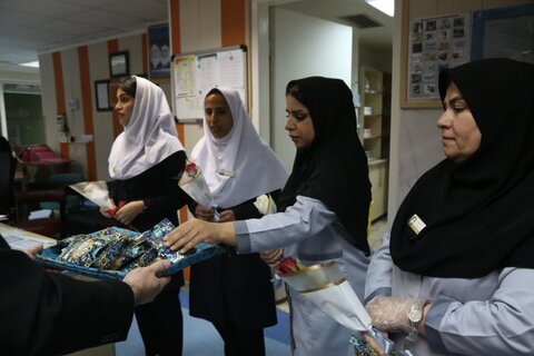 تصاویر/ حضور خدام رضوی در بیمارستان توحید جم